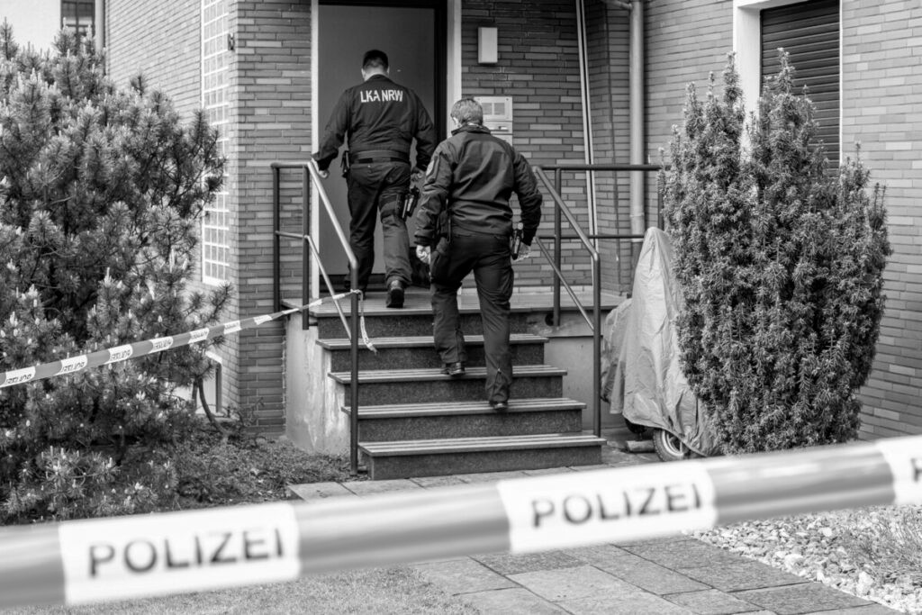 "Neue Prioritäten": Deutschlands Polizei wird zur Gesundheits-Stasi